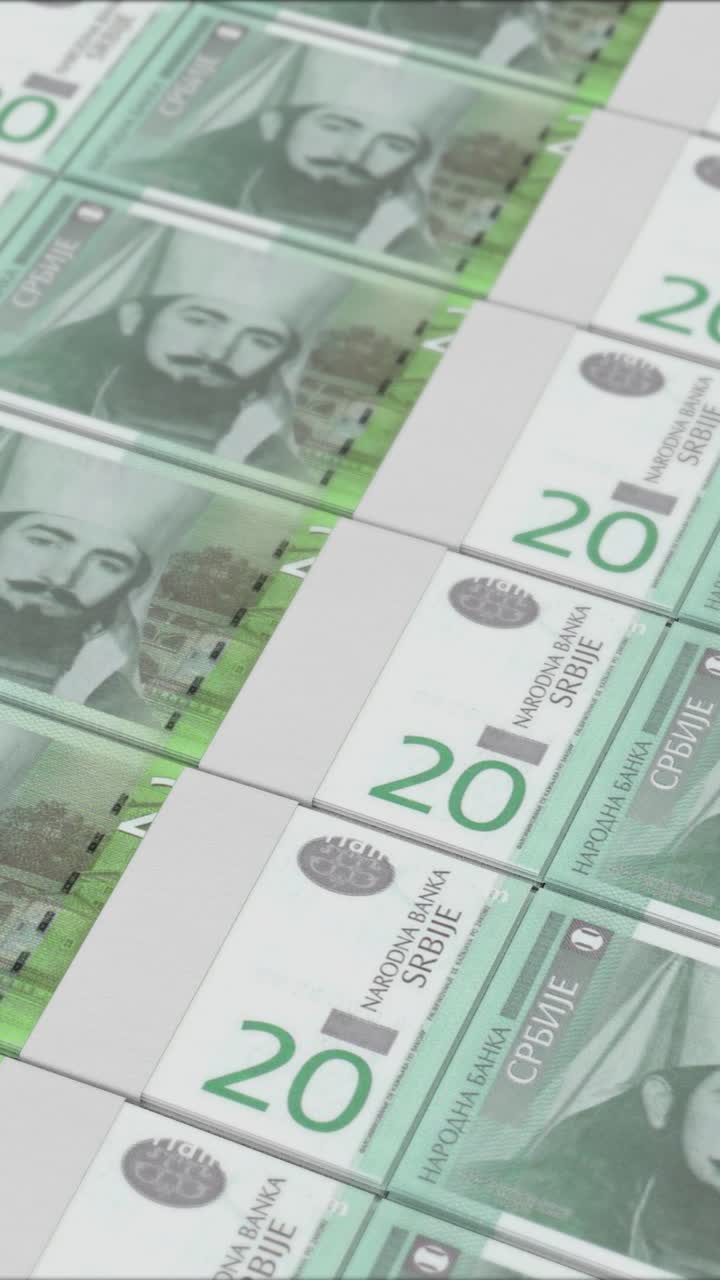 video vertical de billetes de 20 dinares serbios impresos por una prensa de dinero