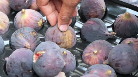 fresh figs in a tray