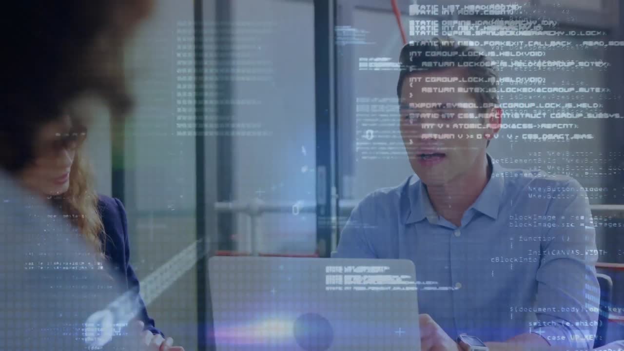 animación del procesamiento de datos sobre diversas personas de negocios en la oficina