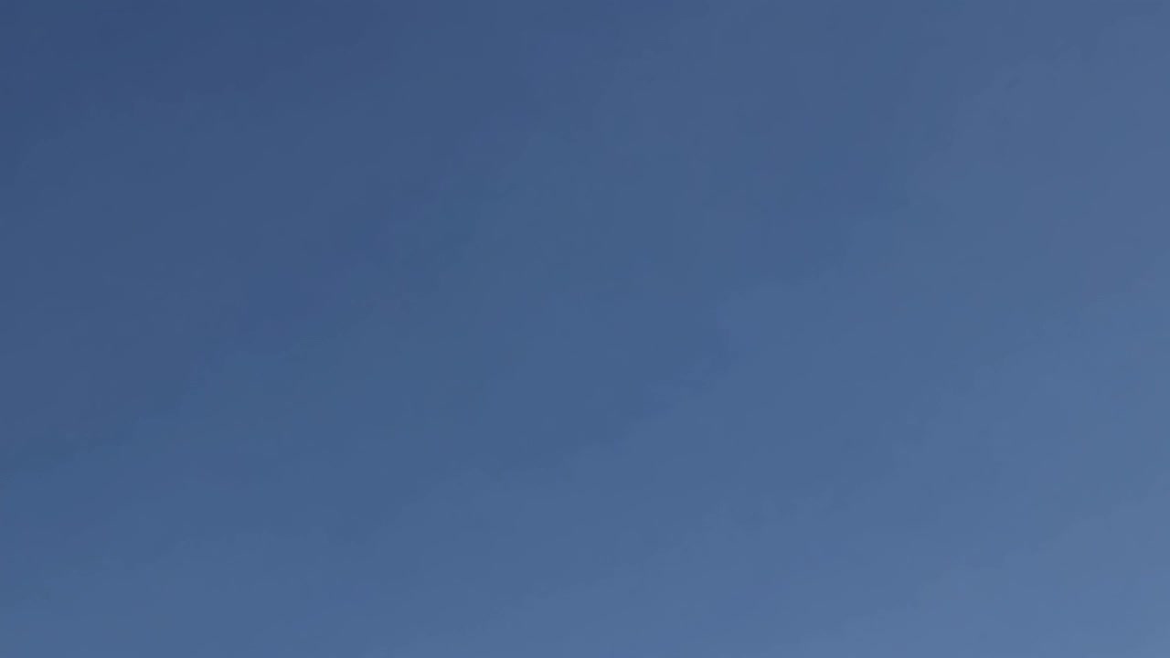 Klar blå himmel baggrund