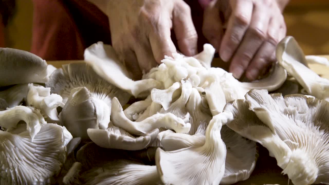 Preparing Oyster Mushrooms