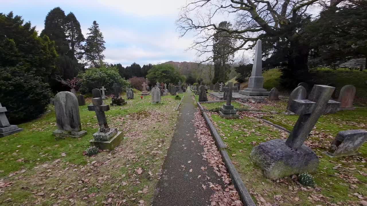 iglesia amistosa y acogedora, que pone el mensaje del evangelio en el centro de nuestra adoración, enseñanza y compañerismo.