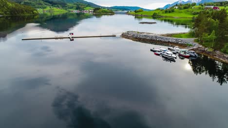 Imágenes-Aéreas-Hermosa-Naturaleza-Noruega.