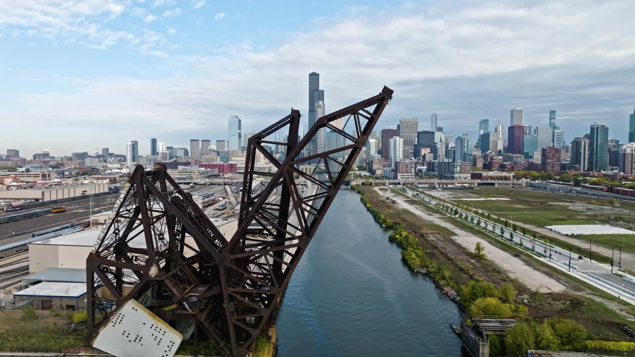 스테이트 앞에서 상승하는 공중 뷰