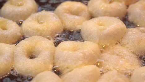 터키 아나톨리아의 전통적인 달한 디저트 도 lokma