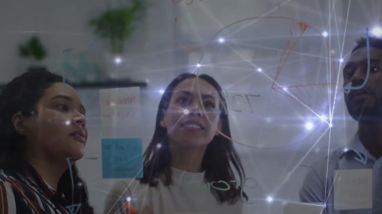 animación de conexiones entre diversos empresarios en la oficina