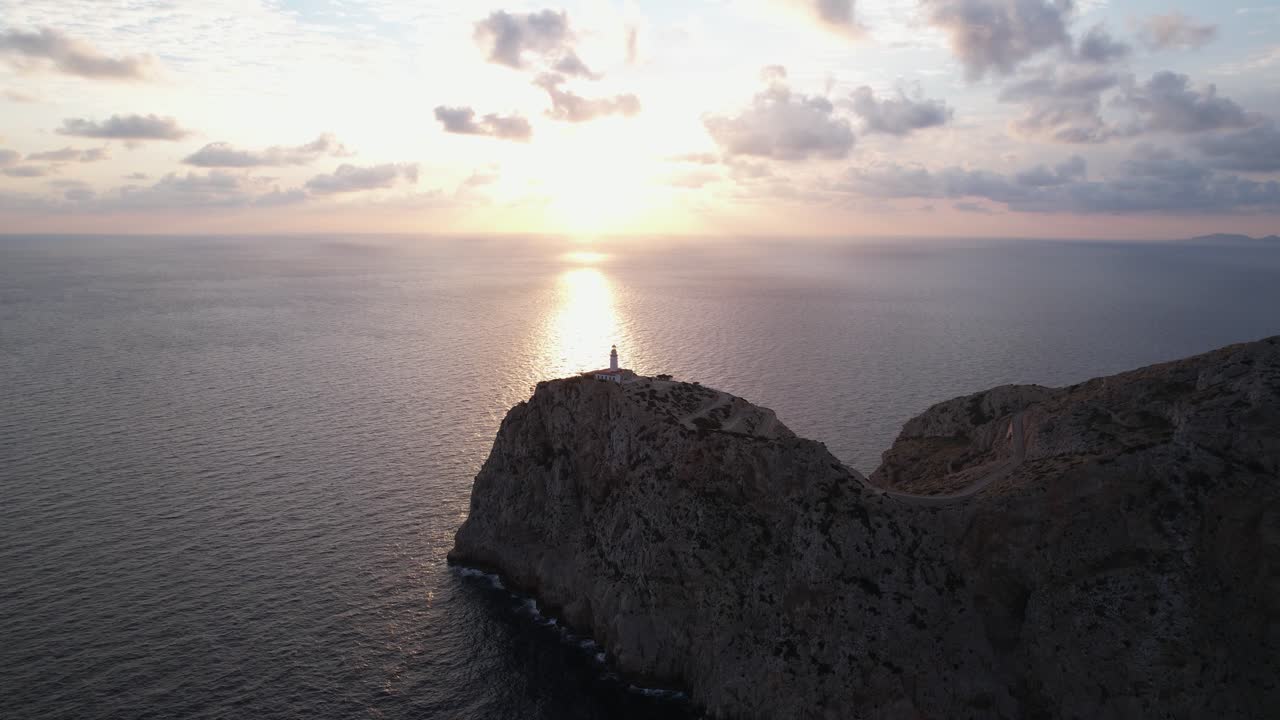 Alba al faro di Cap Formentor