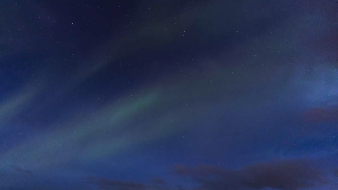 increíble vista de la aurora boreal en el cielo nocturno