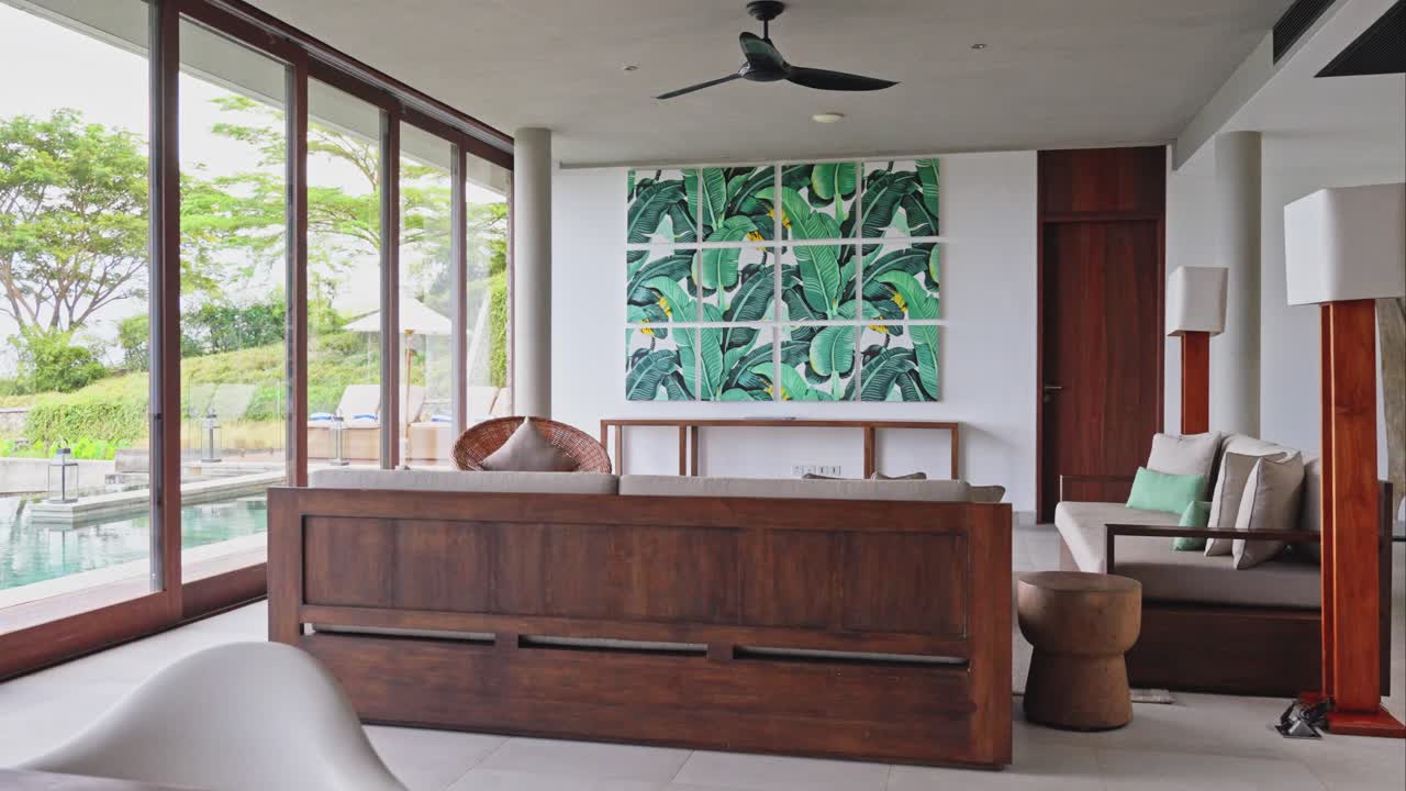 propiedad de lujo con espacios de diseño interior con estilo tropical