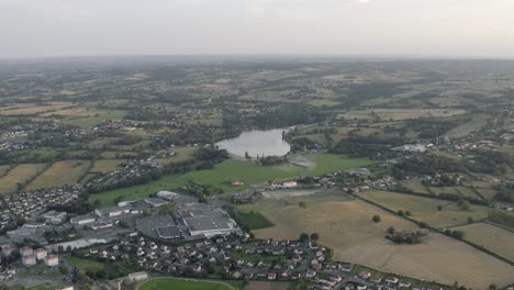 Drohnen-Luftaufnahme-Von-Montluçon-In-Zentralfrankreich