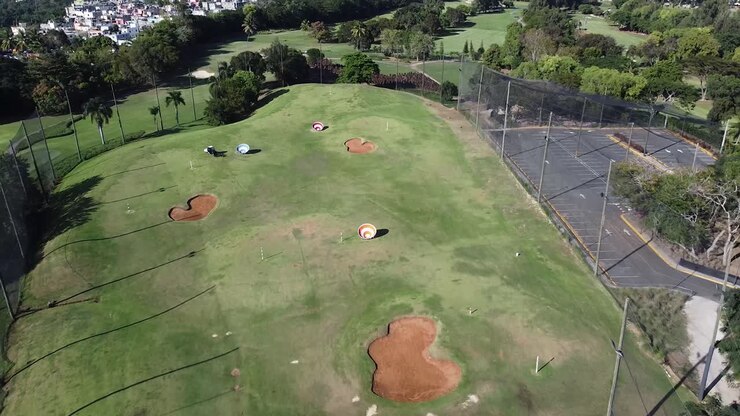 Immagini aeree di un campo da golf a Santo Domingo, Repubblica Dominicana