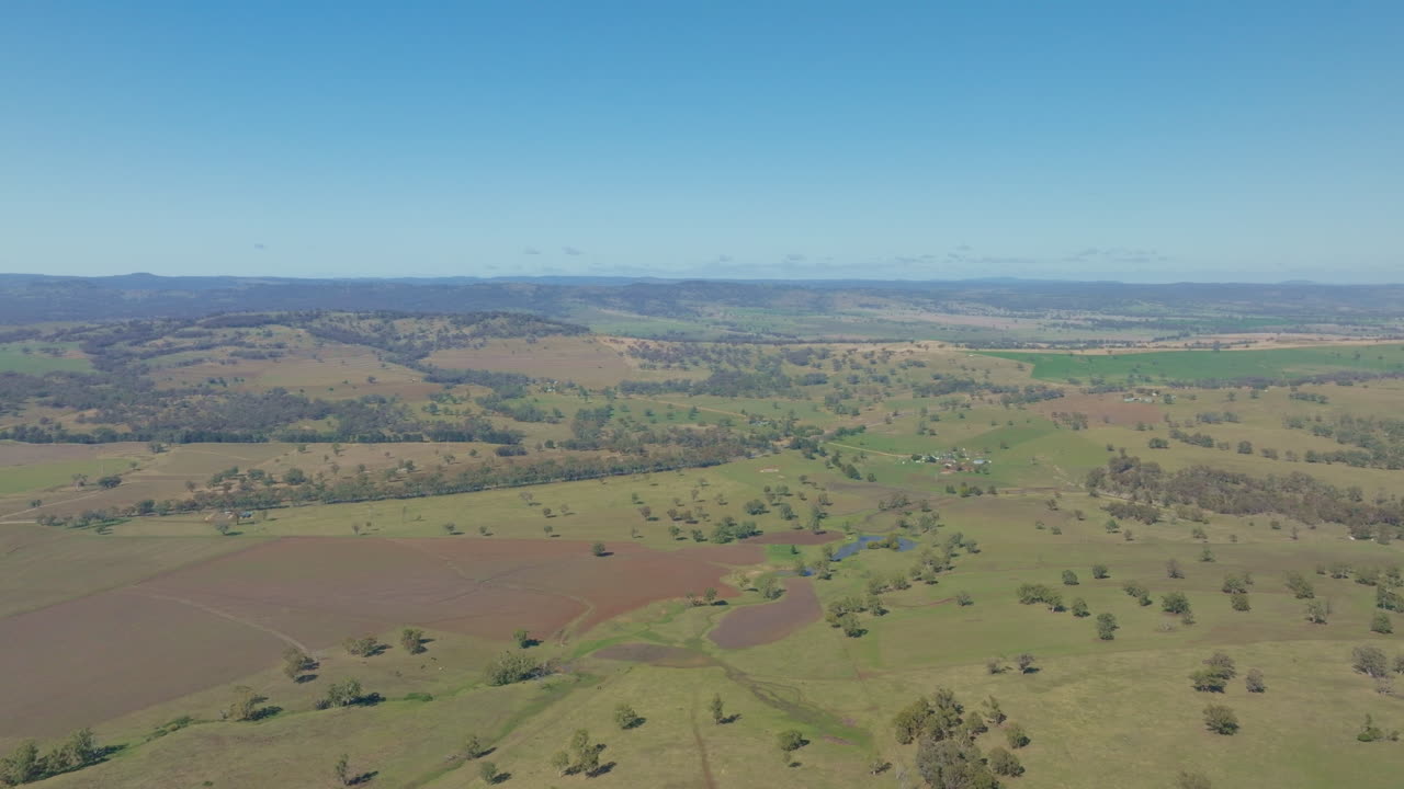 panorámico paisaje australiano sobrevuelo de drones a gran altitud, 4k