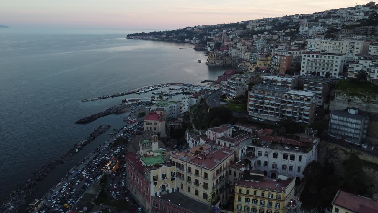 Una vista mozzafiato di Napoli da Posillipo, Italia