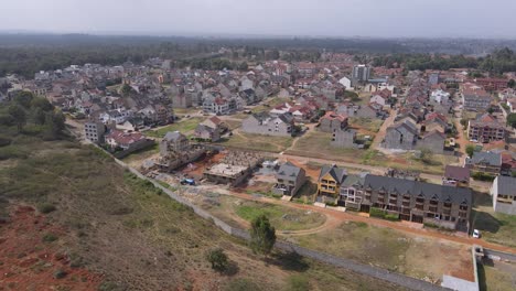 vista aérea del distrito residencial suburbano de la ciudad de nairobi