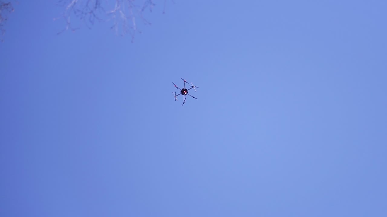 Беспилотник в полете