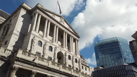 the bank of england building which is constantly in the news related to the economy, interest rates changes and the cost of living crisis in the uk