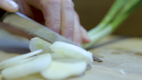 cutting spring onion