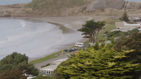 Línea-Costera-De-Nueva-Zelanda-Con-Formación-Rocosa-Y-Playa-En-Castle-Point