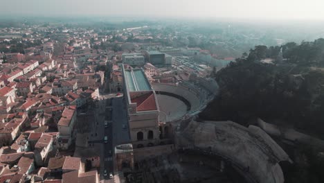 The-town-of-Orange-in-the-south-of-France,-with-its-ancient-open-air-theater-and-its-hill-park