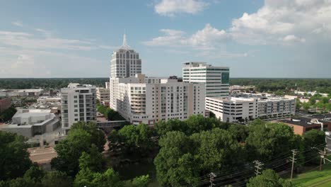 Virginia-Beach-Town-Center-and-Central-Park,-VA