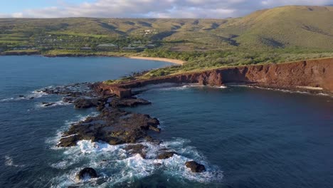 在夏威夷的lanai 5島上的manale point的空中飛行