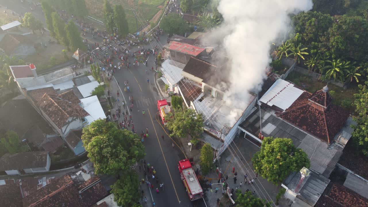 인도네시아 인구 밀집 거주지의 주택 화재 조감도