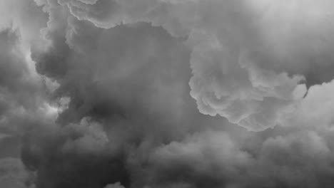 Wolken-Während-Der-Regenzeit-Und-Blitzeinschläge