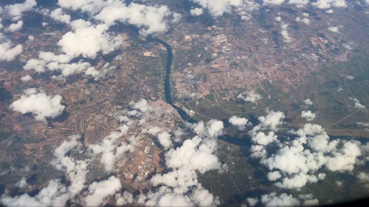 imagen aérea del río duero desde un avión