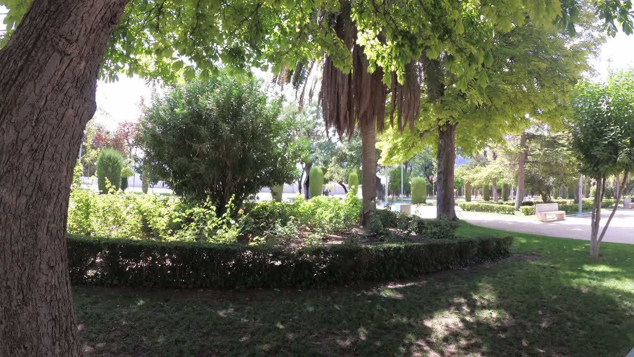 centro de la ciudad de jaén españa y calles algunas vistas de esta ciudad vieja en andalucía españa a 4k 24fps