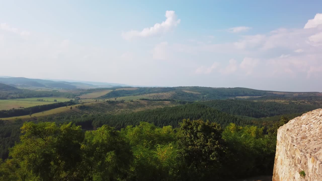 Hongaria, Sirok, panorama ke arah pegunungan Matra dari kastil.