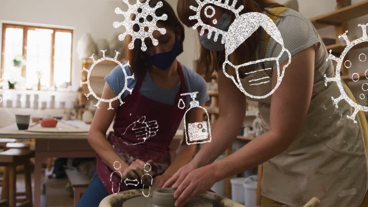 animación de iconos de virus sobre mujeres caucásicas con máscaras faciales que forman cerámica