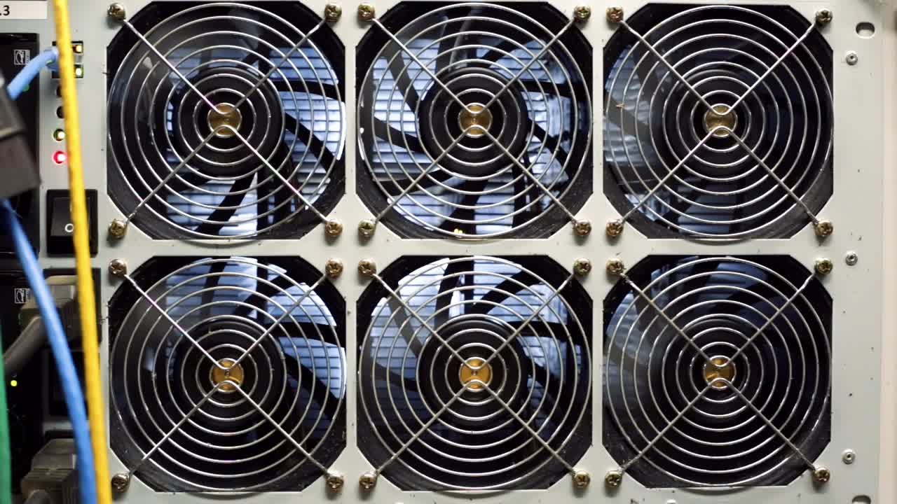 ventiladores de refrigeración de los estantes de los servidores
