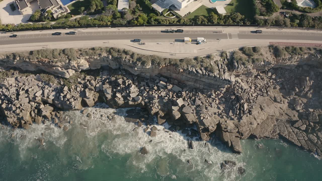 카스카이스에서 바위를 건너