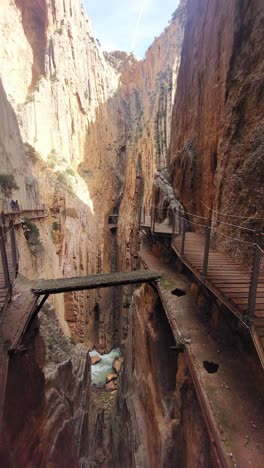 Stunning vertical video of the Caminito del Rey gorge