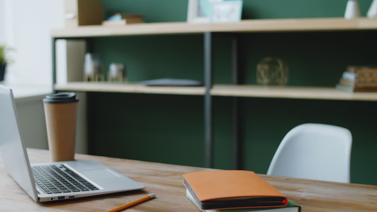 espaço de trabalho moderno de escritório em casa