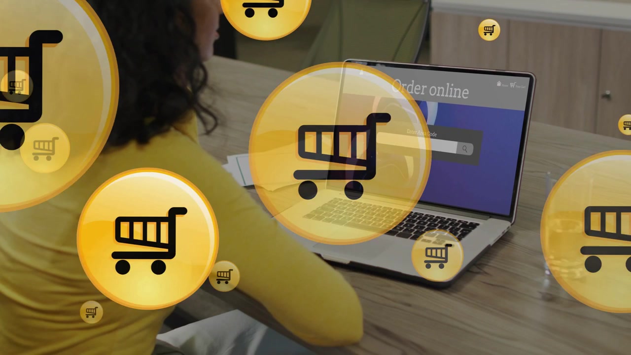 Mujer usando una laptop en una página de pedido, resaltando iconos de carrito dorados que crecen, se ocultan y luego revelan la pantalla