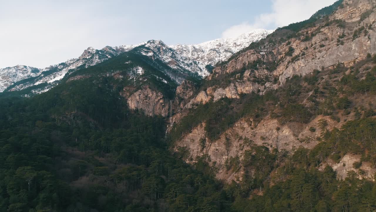 paisaje de montaña de invierno