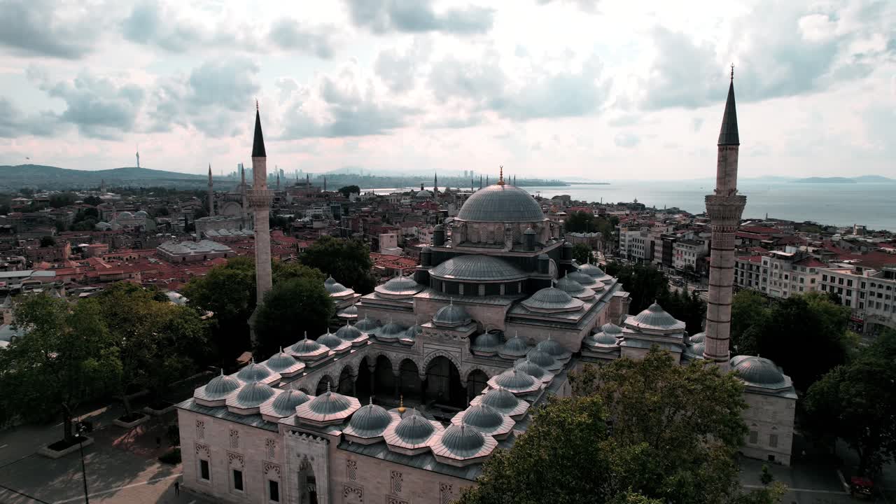 Nuruosmaniye Mosque: Istanbul's Aerial Elegance, Pull Back Shot