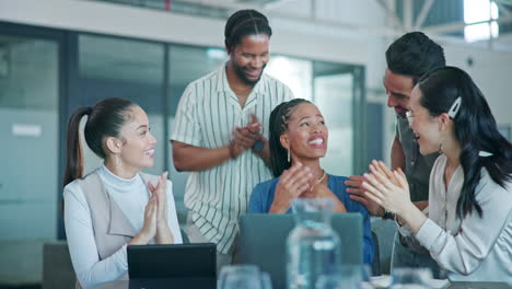 Büroteam,-Erfolgsapplaus