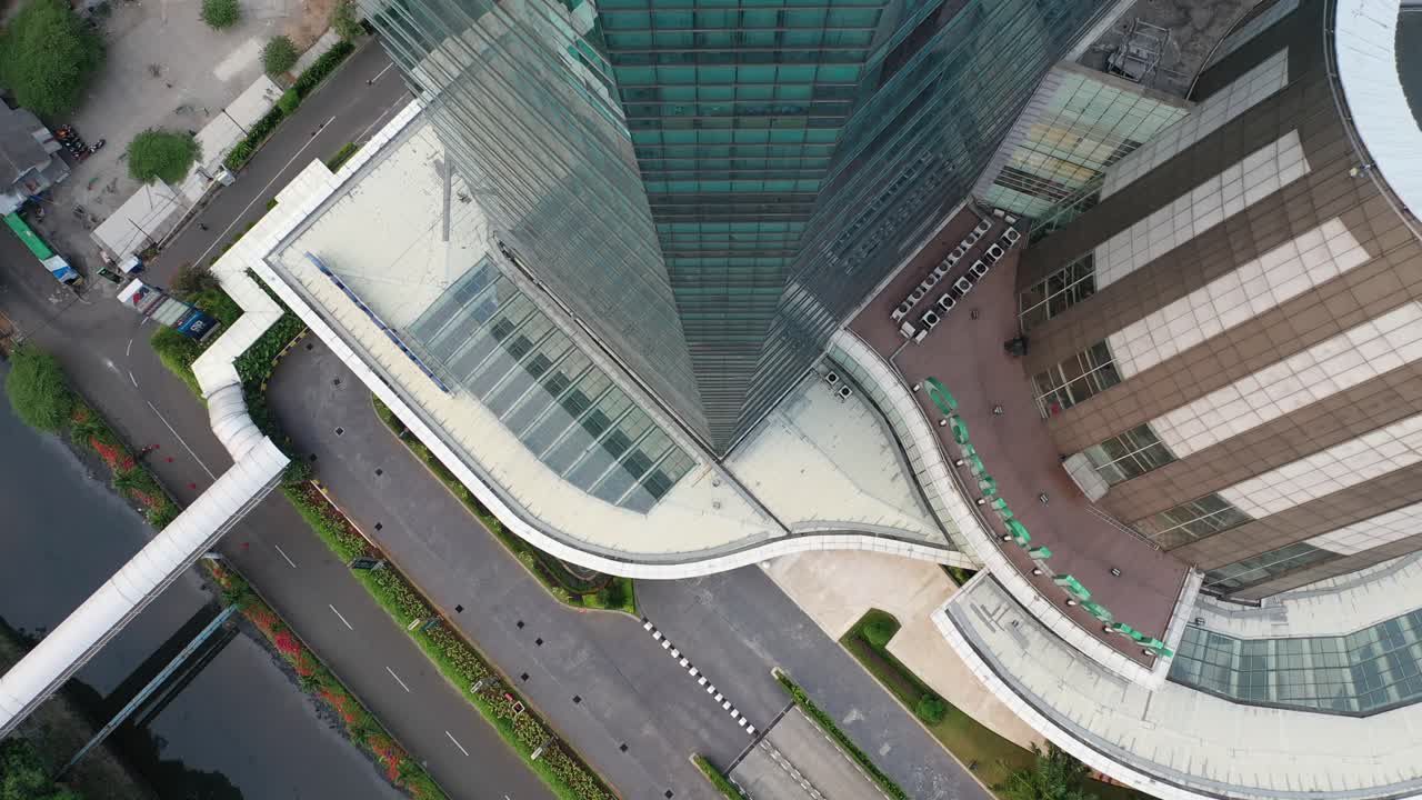 vista aérea de un complejo moderno de rascacielos