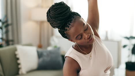 Yoga,-Brazos-O-Mujer-Negra-Estirándose-En-Casa