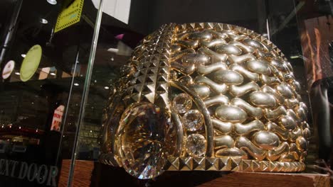 najmat taiba, giant gold jewellery at dubai deira market