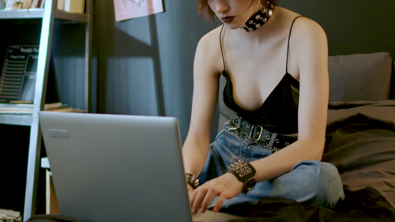 침실에 있는 소녀