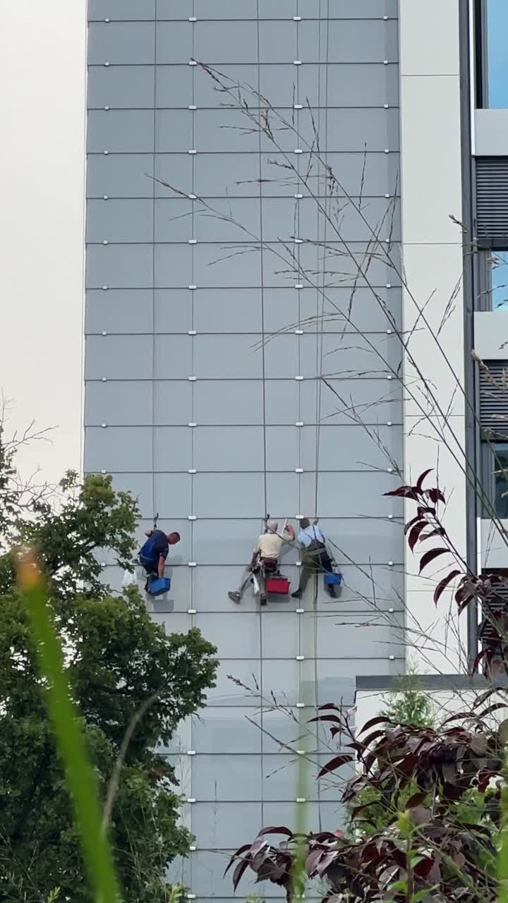 limpieza de la fachada del edificio