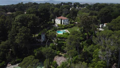 Luxury-Real-Estate-in-Cote-d'Azur,-Mediterranean-French-Riviera-Coast---Aerial