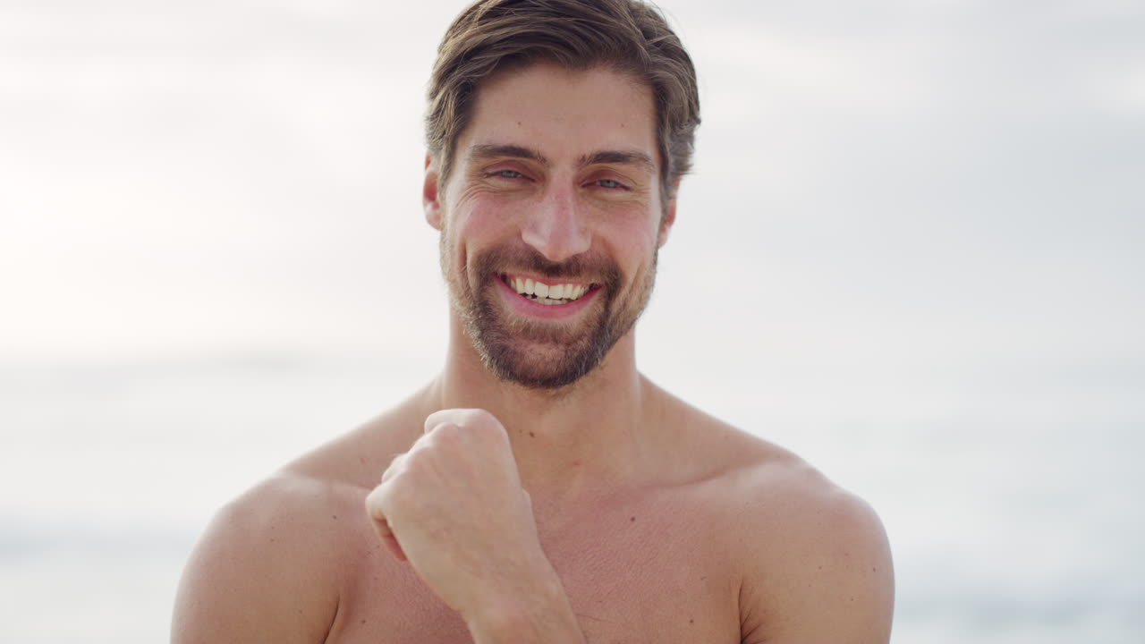 여행 휴가에 남자, 얼굴과 행복한 초상화