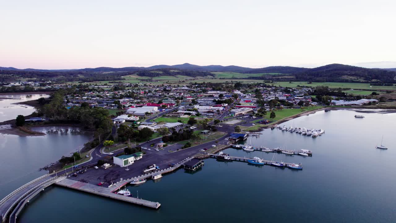 por la que se establece una pequeña marina aérea en santa helena, tasmania