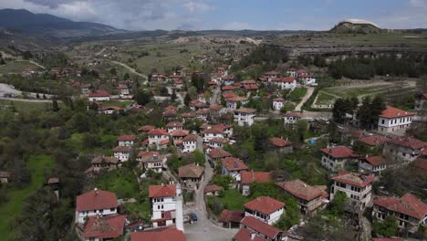 vista desde arriba de las casas históricas de safranbolu, türkiye
