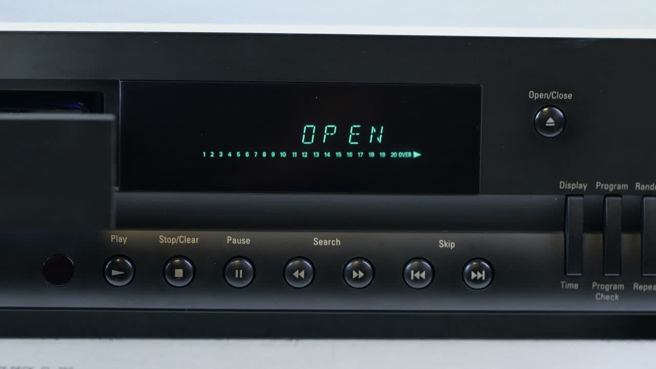 grabador de cinta de primer plano, inserts cd