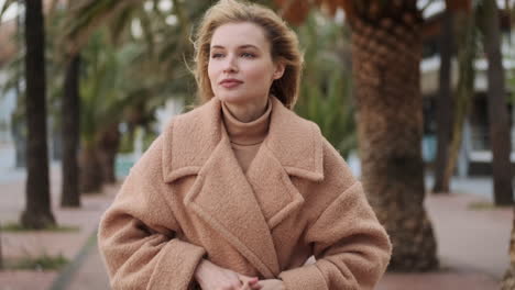 young woman walking in the city.